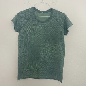 Lululemon Swiftly Tech Short Sleeve 2.0 Sz 14